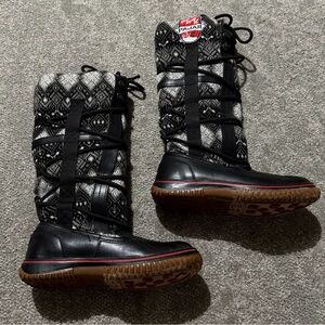 Pajar knit sweater boots Sherpa lined laced up style from
Canada size 6 -‎ 6.5